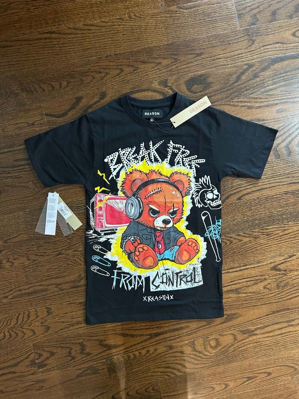 Reason Clothing Break Free From Control Bear Tee Size S
NWT